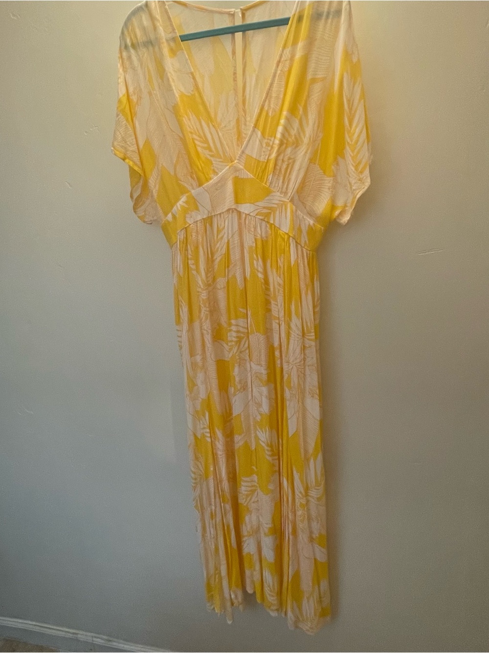 Cupshe Yellow & White Tropical Leaf Maxi Dress - Picture 6 of 8